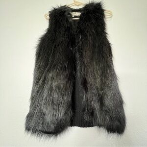 Sebby Collection black faux fur vest with knit sweater back. Sz S. Preowned. EUC